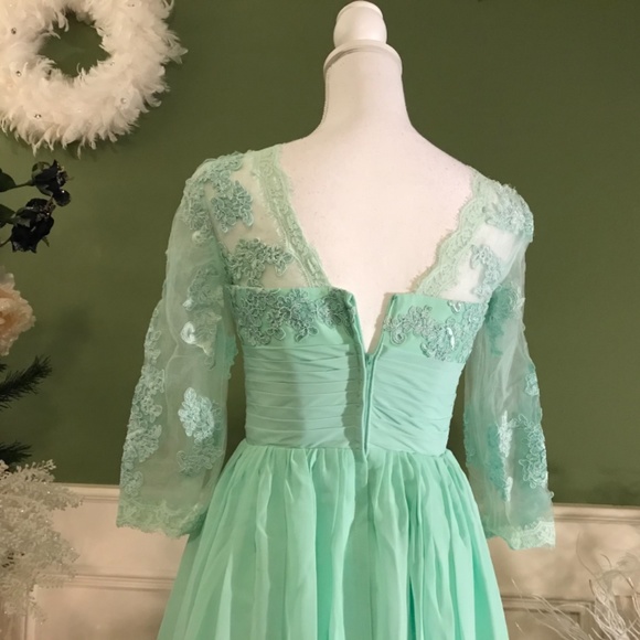 Purchase on PartyDressShop2 closet - Picture 4 of 7